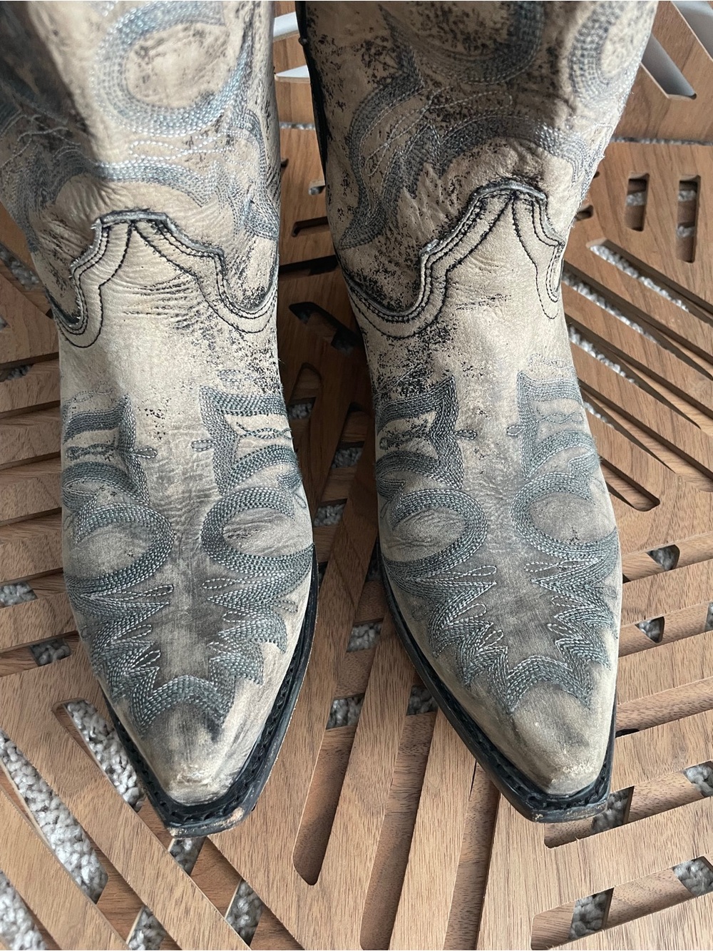 Dan Post DP3605 Anaheim Cowboy Boots Sand Distressed Leather Embroidered 9.5 D - Picture 4 of 7
